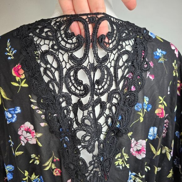 Women's Black Floral Crochet Open Front Lightweight Poncho Kimono Cardigan - Picture 6 of 8